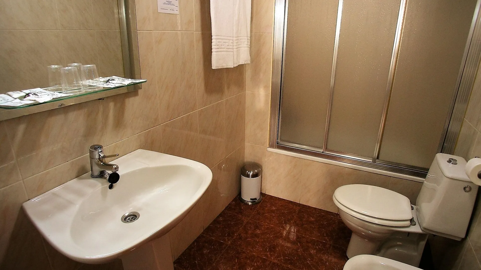 Hotel Iraipe Gorbea Auto Check-In Vitoria 0*,
