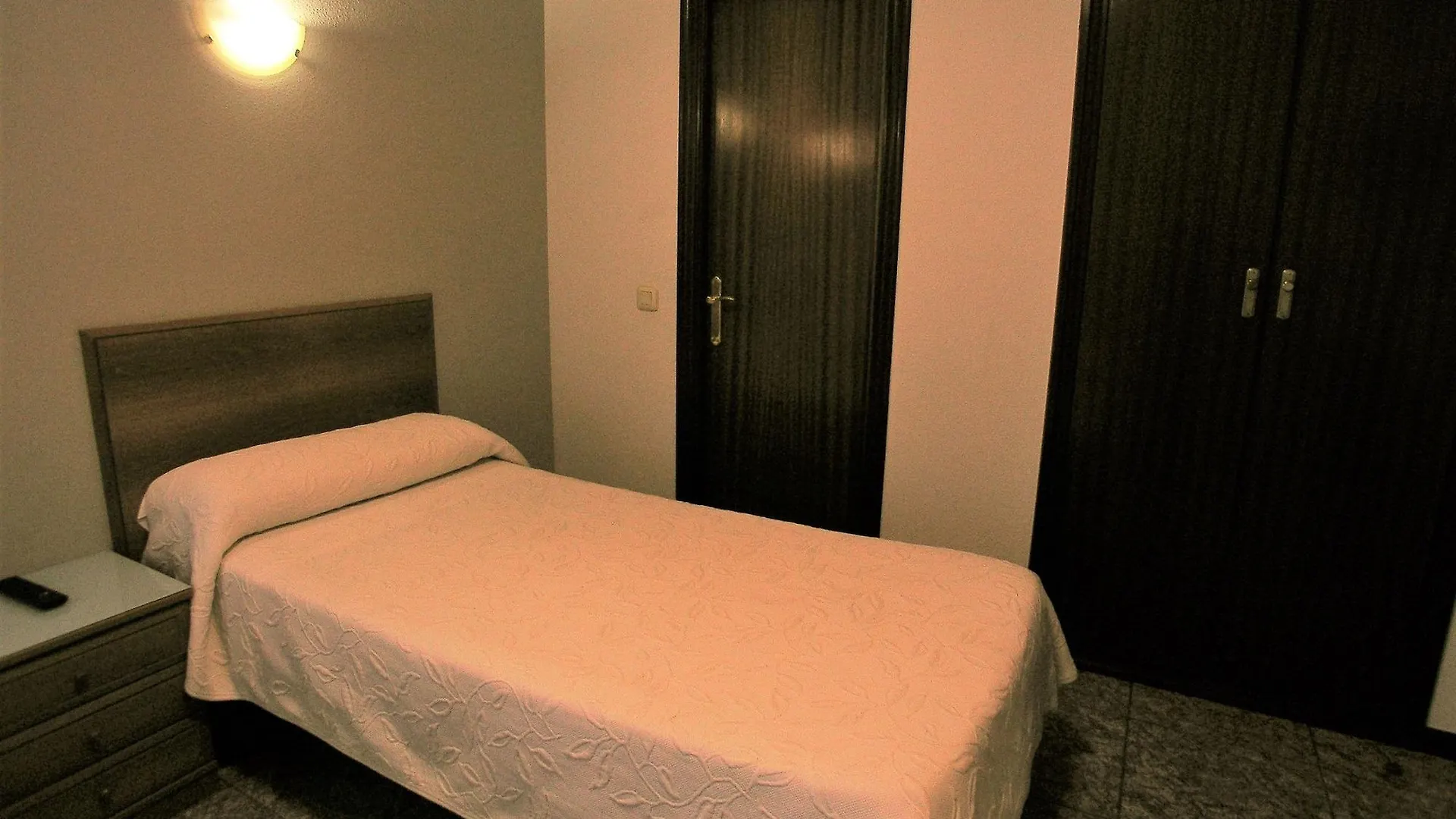 Iraipe Gorbea Auto Check-In Hotel Vitoria-Gasteiz