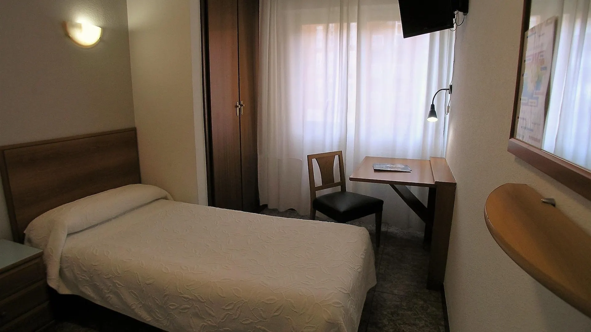 Iraipe Gorbea Auto Check-In Hotel Vitoria-Gasteiz