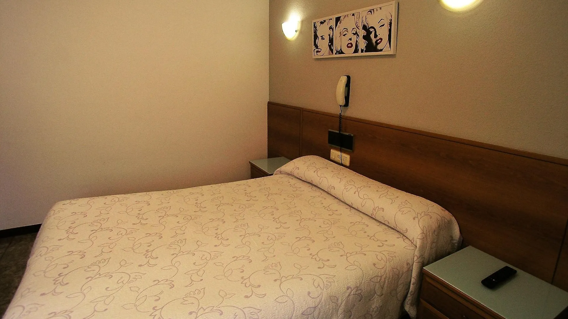 Iraipe Gorbea Auto Check-In Hotel Vitoria-Gasteiz 0*,  Spain