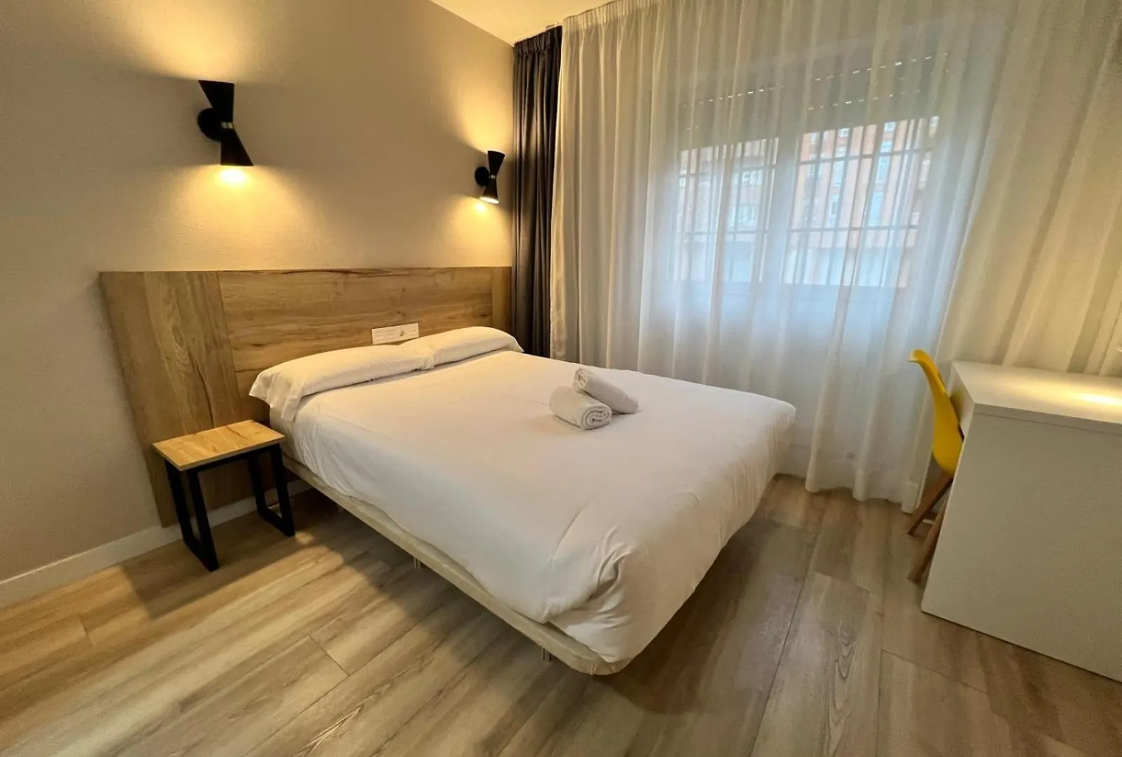 Iraipe Gorbea Auto Check-In Hotel Vitoria-Gasteiz 0*,