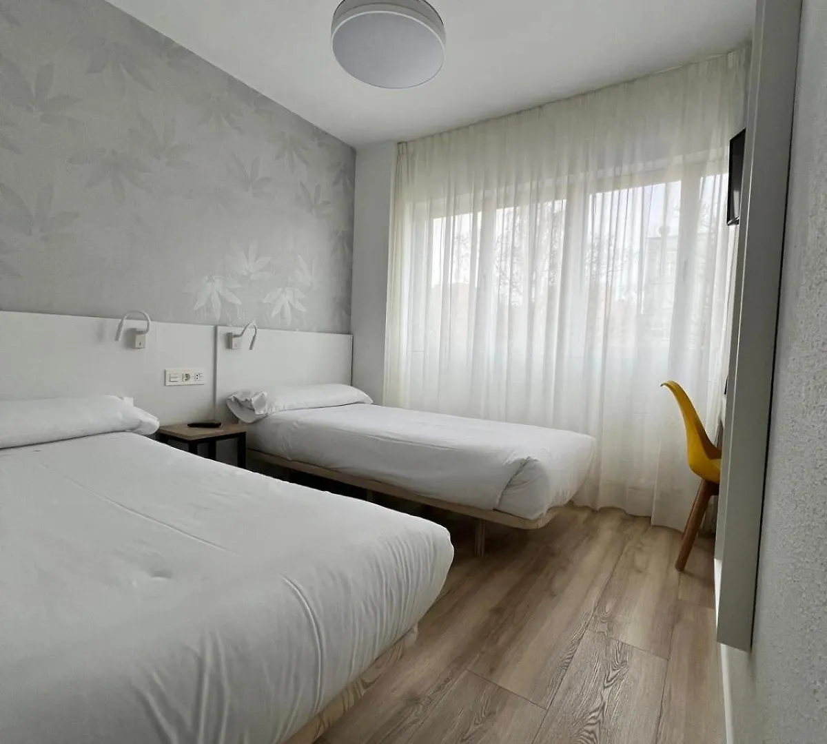 Iraipe Gorbea Auto Check-In Hotel Vitoria-Gasteiz 0*,